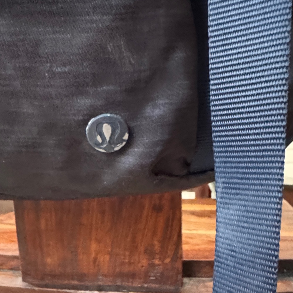 Lululemon Command The Day Backpack - Picture 4 of 4